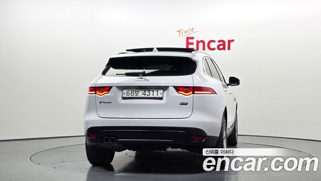 Jaguar F-PACE 20d Prestige - фото 3