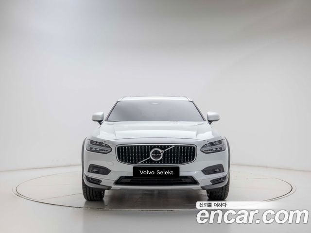 Volvo V90 B5 Ultra AWD - фото 1