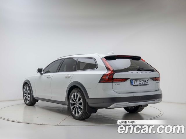 Volvo V90 B5 Ultra AWD - фото 3
