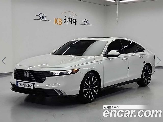 Honda Accord 11-го поколения 2.0 Hybrid Touring - фото 0