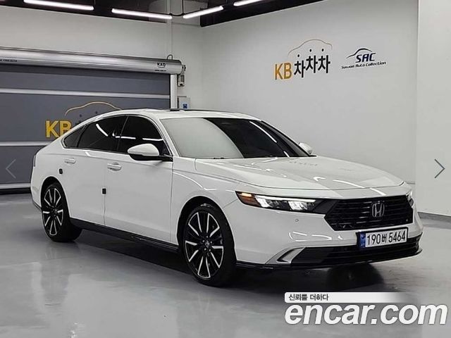 Honda Accord 11-го поколения 2.0 Hybrid Touring - фото 3