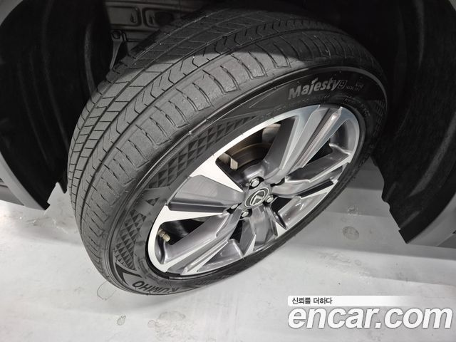 Lexus UX 2WD - фото 4
