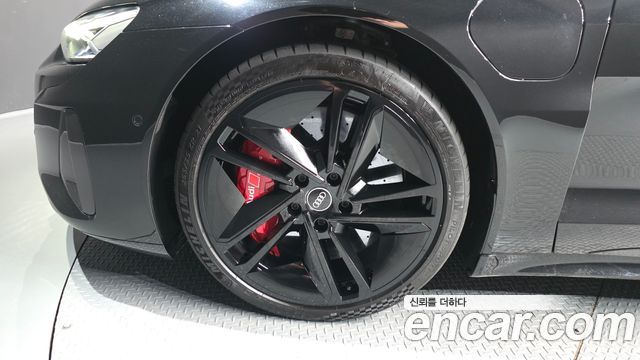Audi RS e-tron GT GT RS - фото 4