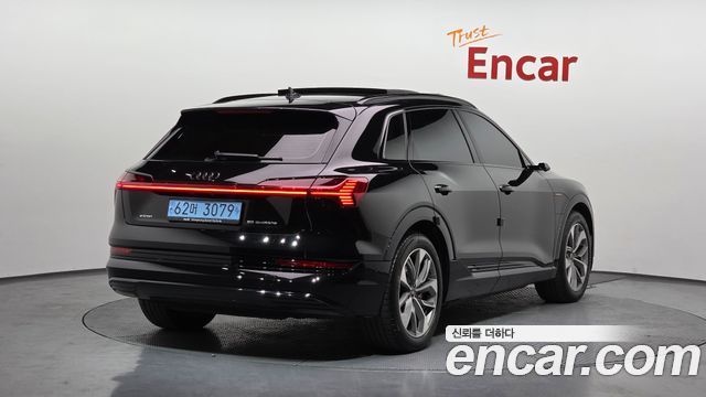 Audi e-tron 55 Quattro - фото 1