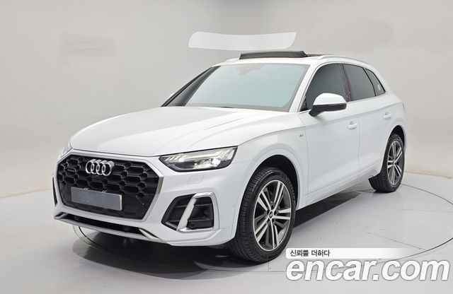 Audi Q5 FY 45 TFSI Quattro Premium - фото 0