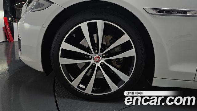 Jaguar XJ 3.0D XJ50 LWB X351 - фото 3