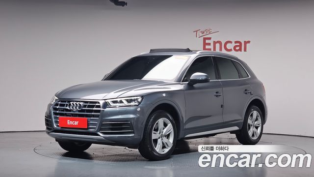 Audi Q5 FY 45 TFSI Quattro Premium - фото 0