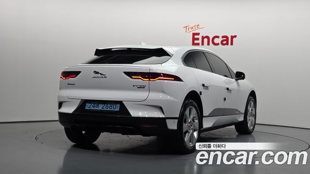 Jaguar I-PACE EV400 SE - фото 1