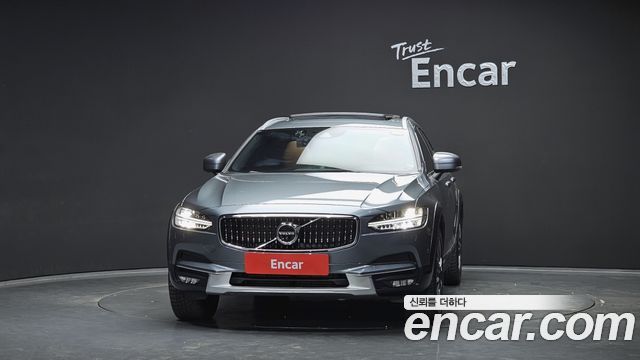 Volvo V90 T5 Pro AWD - фото 2