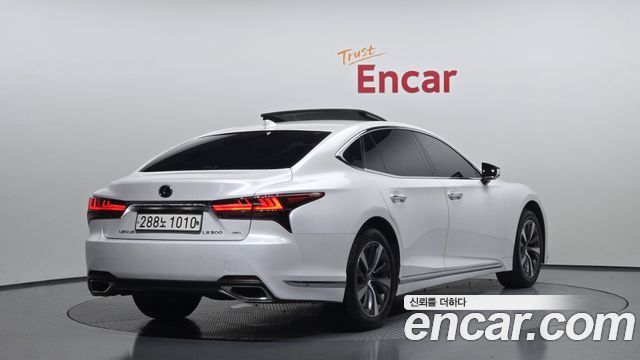 Lexus LS LS500 3.5 Supreme AWD - фото 1