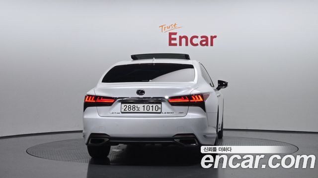 Lexus LS LS500 3.5 Supreme AWD - фото 3