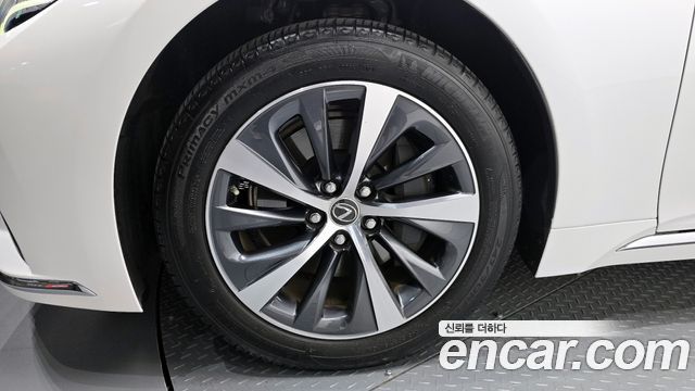 Lexus LS LS500 3.5 Supreme AWD - фото 4