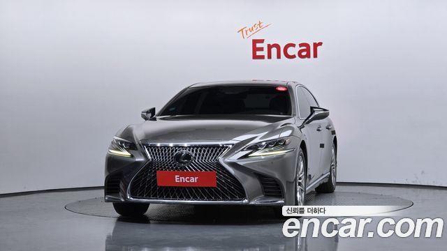 Lexus LS LS500 3.5 Luxury AWD - фото 2