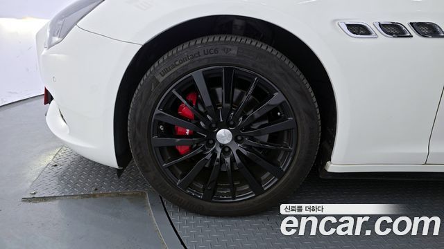 Maserati Quattroporte 3.0 Diesel - фото 4
