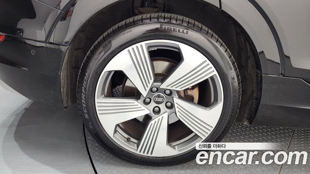 Audi e-tron 55 Quattro Sportback - фото 4