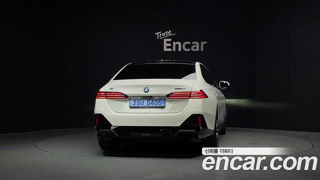 BMW i5 G60 eDrive 40 M Sport - фото 3