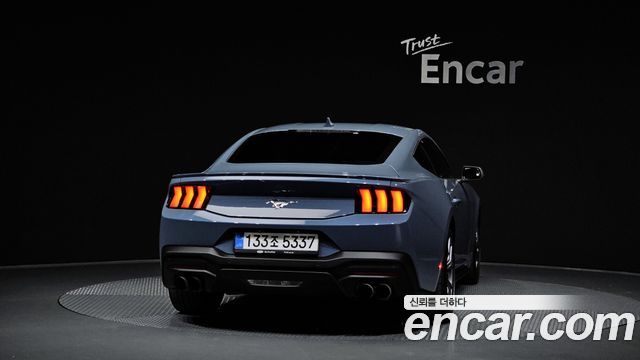 Ford Mustang 7-го поколения 2.3 EcoBoost Premium Coupe - фото 3