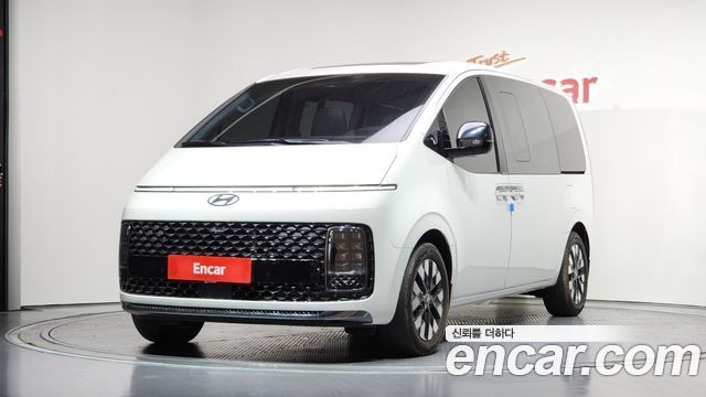 Hyundai Staria HEV 1.6 Lounge 7-Seater Inspiration - фото 0