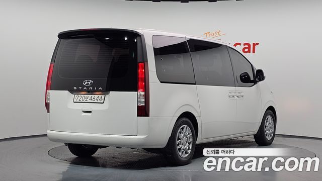 Hyundai Staria Tourer 11-Seater Modern - фото 1