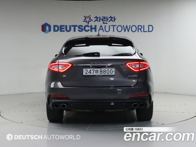 Maserati Levante 3.0 AWD GranSport - фото 3