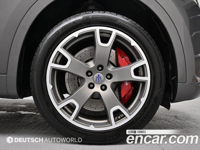 Maserati Levante 3.0 AWD GranSport - фото 4