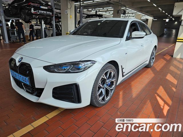 BMW i4 eDrive40 M Sports Pro - фото 1