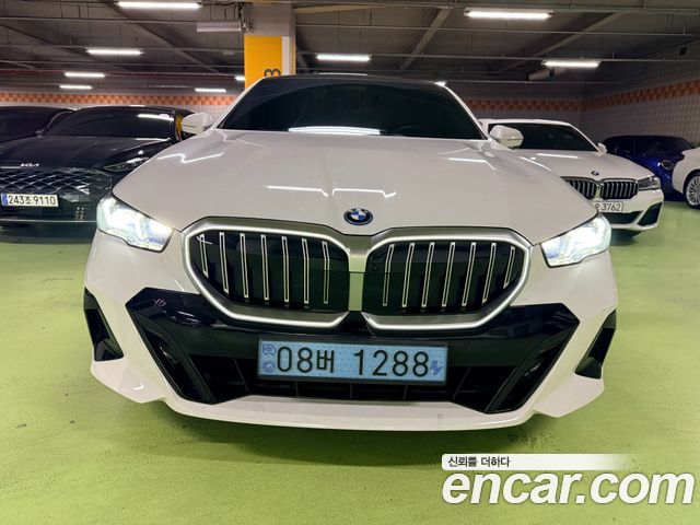 BMW i5 G60 eDrive 40 M Sport - фото 2