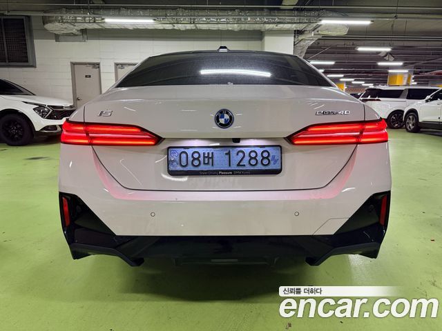 BMW i5 G60 eDrive 40 M Sport - фото 3