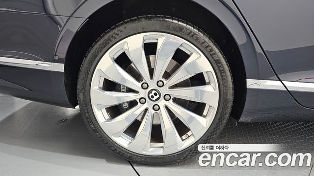 Bentley Flying Spur 3-го поколения 4.0 - фото 4