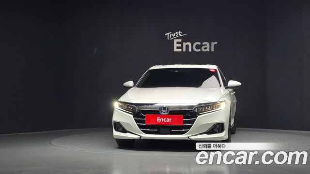 Honda Accord 10-го поколения 2.0 Hybrid Touring - фото 2