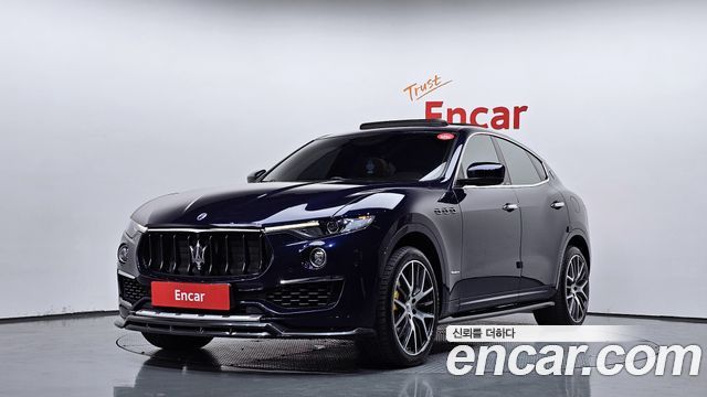 Maserati Levante 3.0 S AWD GranLusso - фото 0