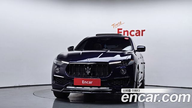 Maserati Levante 3.0 S AWD GranLusso - фото 2