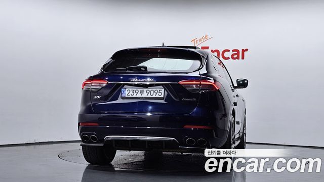 Maserati Levante 3.0 S AWD GranLusso - фото 3