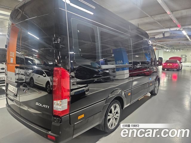 Hyundai Solati 15-seater deluxe - фото 1