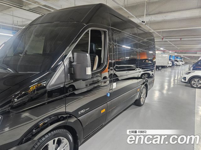Hyundai Solati 15-seater deluxe - фото 4