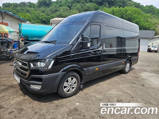 Hyundai Solati 15-seater Luxury - фото 0