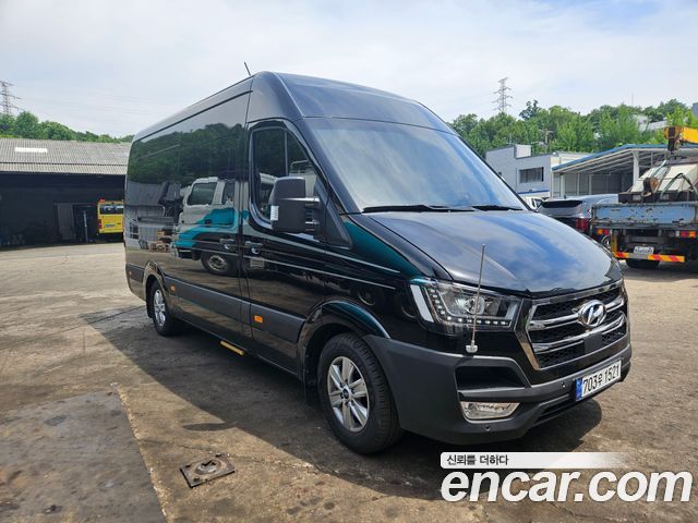 Hyundai Solati 15-seater Luxury - фото 2