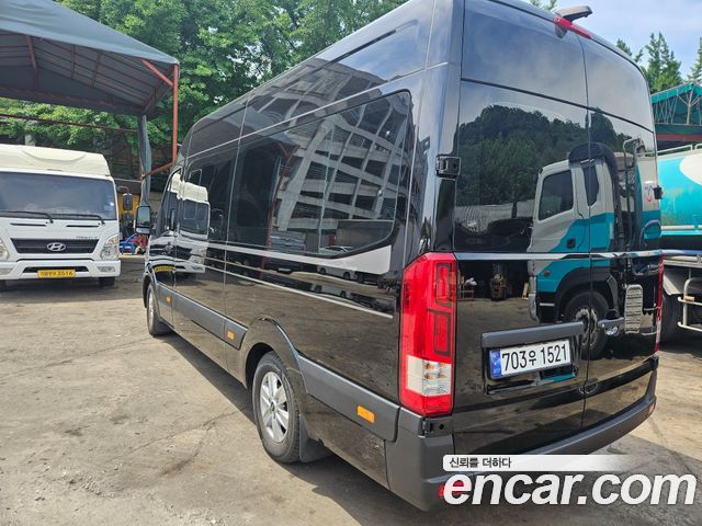 Hyundai Solati 15-seater Luxury - фото 3