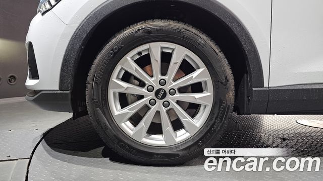 Audi Q3 F3 35 TDI - фото 4