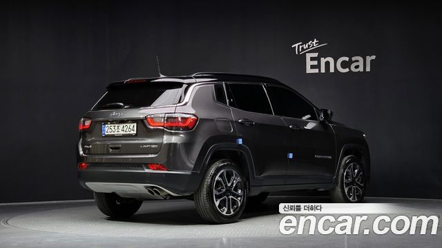 Jeep Compass 2-го поколения 2.4 Limitied AWD - фото 1
