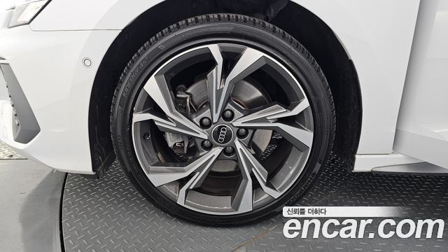 Audi A3 40 TFSI - фото 4