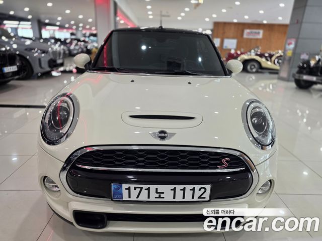 Mini Cooper Convertible Standard 3rd - фото 0