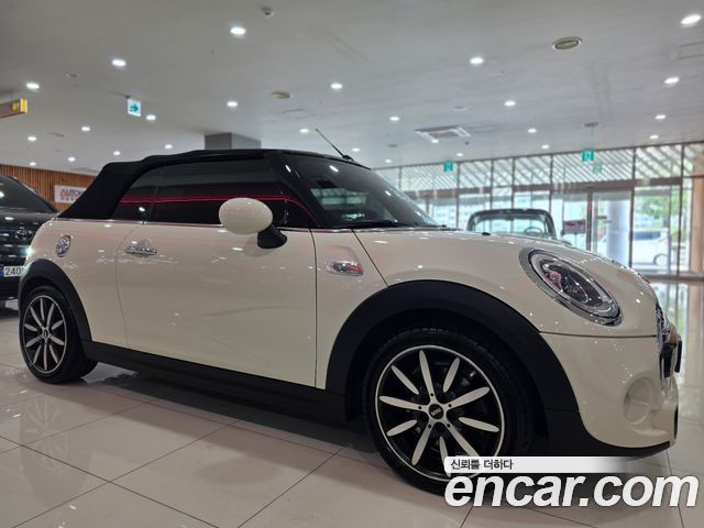 Mini Cooper Convertible Standard 3rd - фото 1