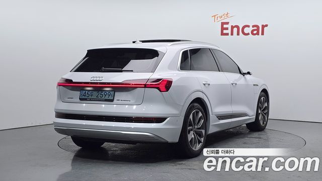 Audi e-tron 55 Quattro - фото 1