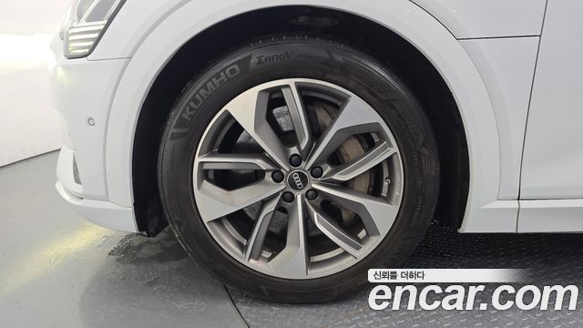Audi e-tron 55 Quattro - фото 4
