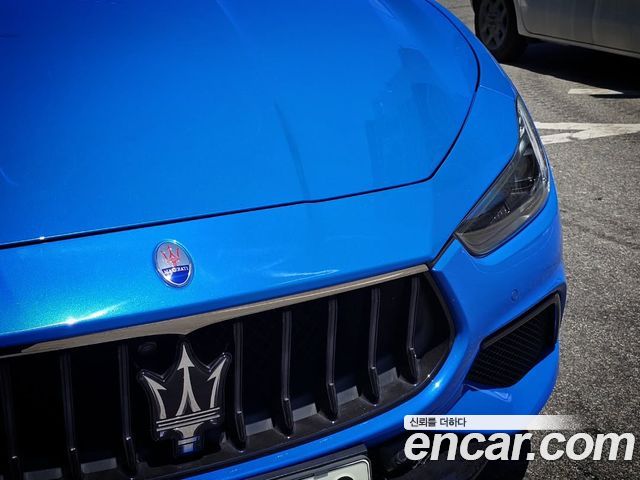 Maserati Ghibli 3.0S Q4 F Tributo 3rd - фото 2