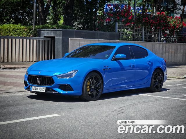 Maserati Ghibli 3.0S Q4 F Tributo 3rd - фото 3