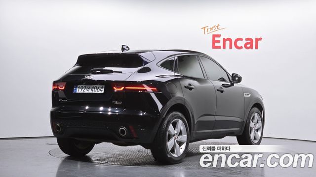 Jaguar E-PACE R250 R-Dynamic SE - фото 1
