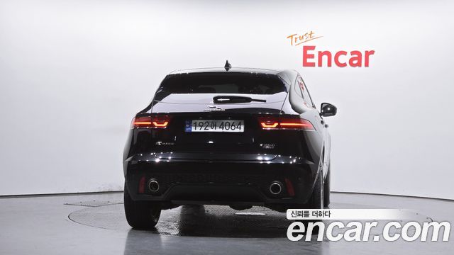 Jaguar E-PACE R250 R-Dynamic SE - фото 3