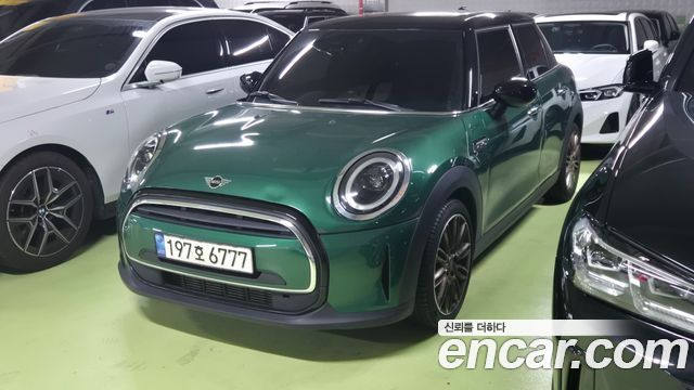 Mini Cooper 5-Door Classic Plus 3rd - фото 0